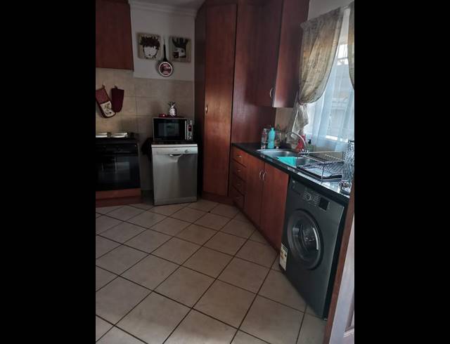 2 BEDROOM TOWNHOUSE FOR SALE IN ANNLIN